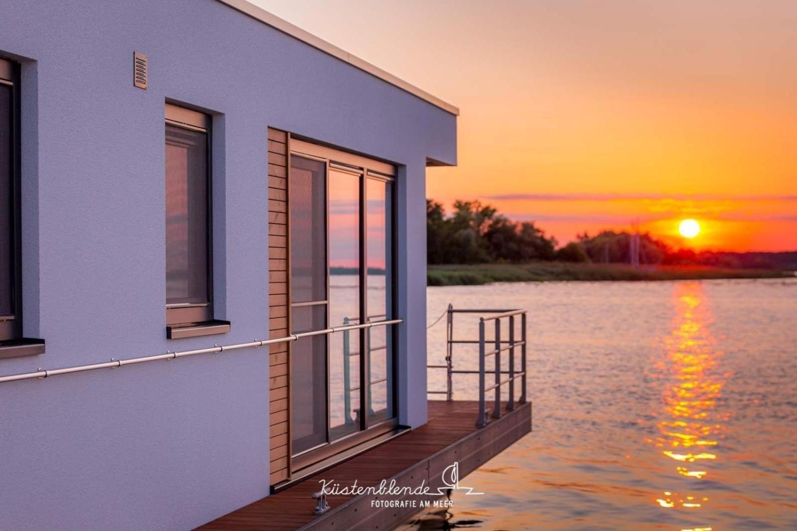 Hausboot Kranichnest Ξενοδοχείο Ribnitz-Damgarten Εξωτερικό φωτογραφία